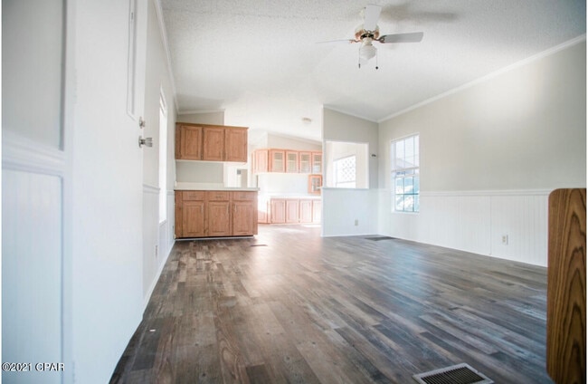 Building Photo - 6916 Sunrise Dr