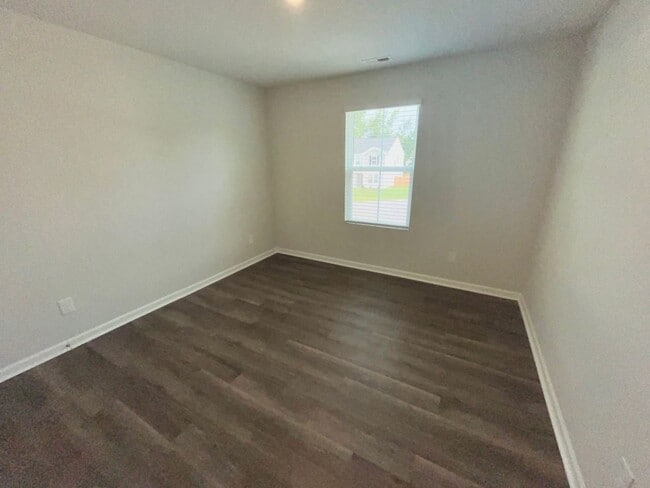 Building Photo - 503 Sandy Holw Dr