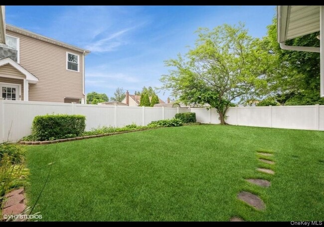 Building Photo - 27 Lowell St