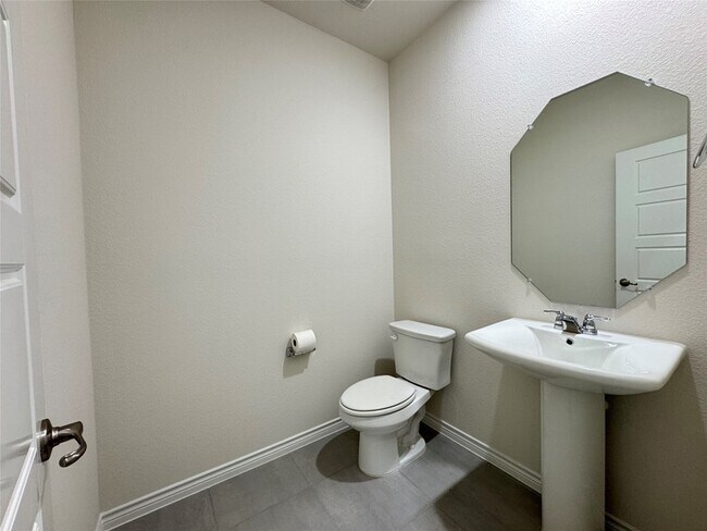 Building Photo - 2901 Bald Eagle Blvd