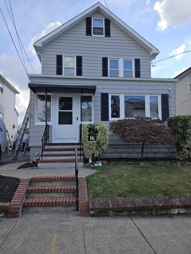 Primary Photo - 17 Bayliss St