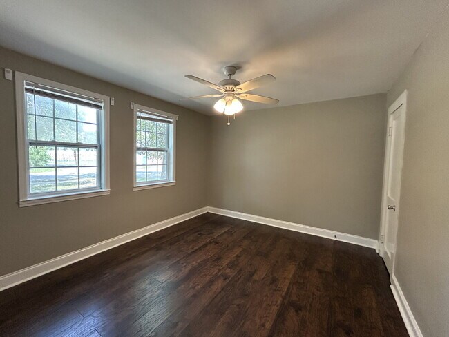 Building Photo - Duplex for Rent