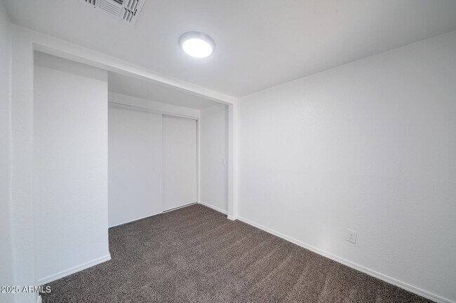Building Photo - 1108 S 33rd Ave