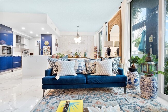 Building Photo - 275 NE 18th St