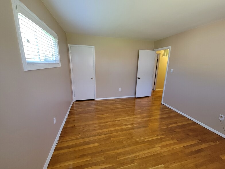 Building Photo - 7425 Bee Bee Dr
