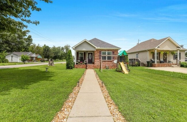 Building Photo - 397 W McGlothlin St