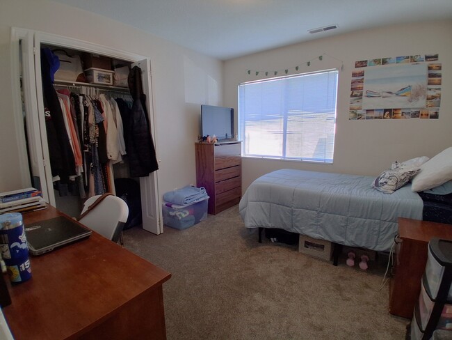 Building Photo - 1533 Riverside Ave