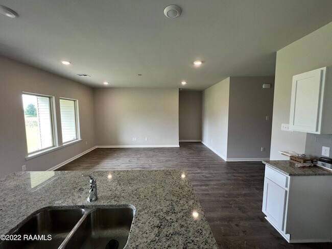 Building Photo - 213 Garden Oaks Ave