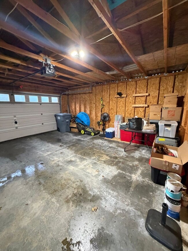Building Photo - Charming 3-bedroom Dupont Home