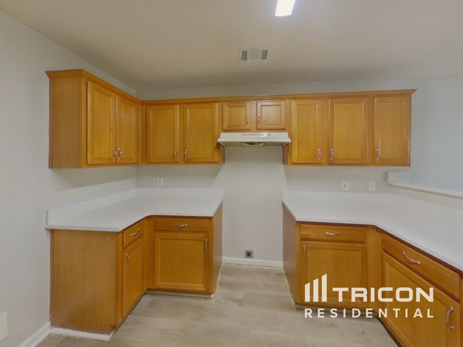 Building Photo - 2177 Red Oak Cir