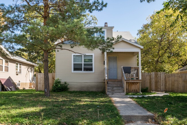 Building Photo - Four bedroom home available soon in NW Minot.