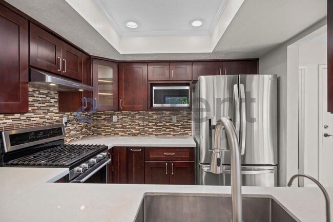 Building Photo - 37789 Essanay Pl