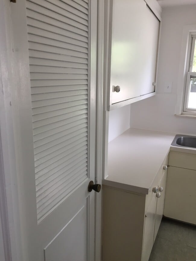 Building Photo - A Charming 3 Bedroom Bungalow, Hardwood Floors, Fenced in Backyard