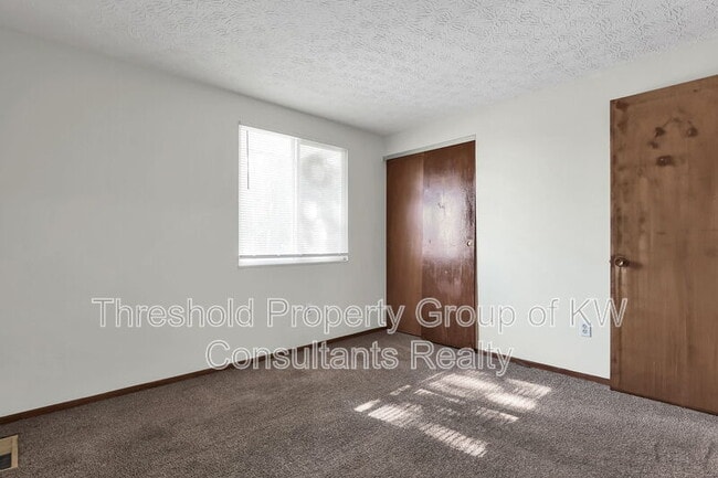 Building Photo - 3490 Clarkston Ave