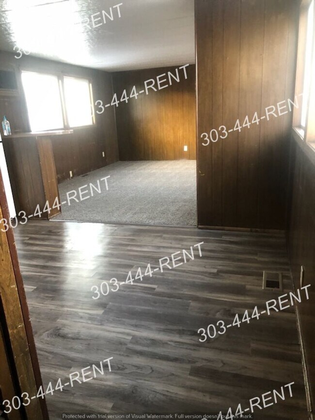 Building Photo - Log Lane Village 2 bedroom & 2 bathroom