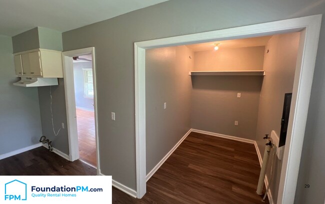 Building Photo - 2324 Slocum Ave