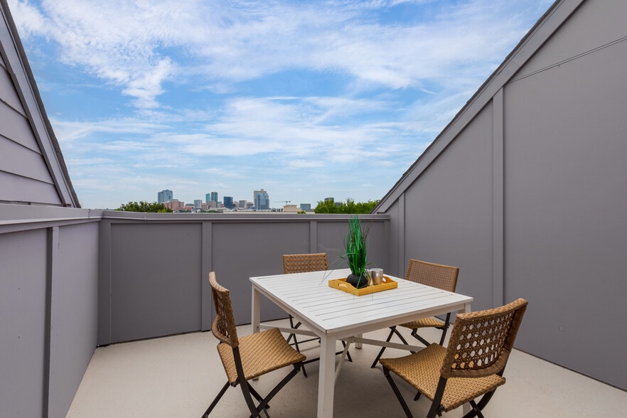 Building Photo - 2801 Weisenberger St