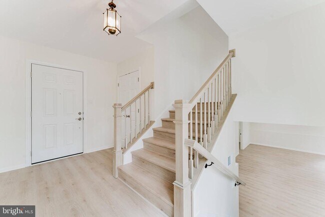 Building Photo - 7107 Sontag Way