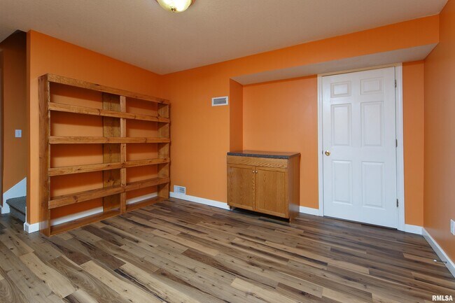 Building Photo - 4005 Raleigh Ave