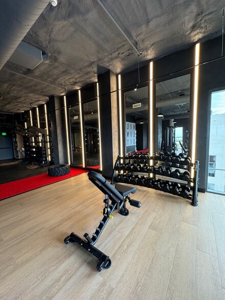 Building Photo - 122 NE 23rd St