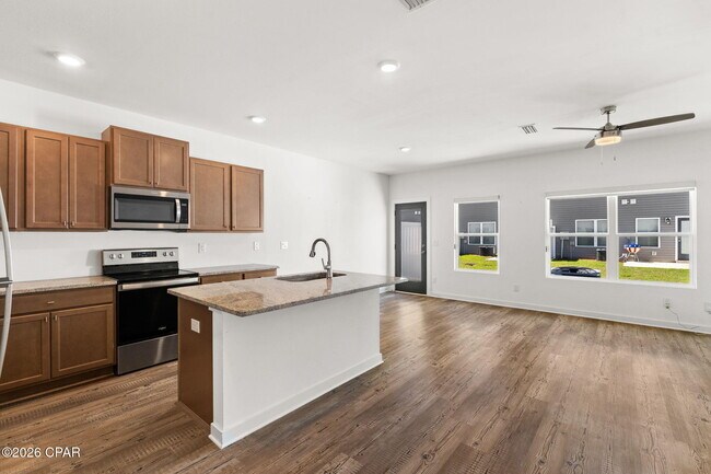 Building Photo - 409 N Gay Ave