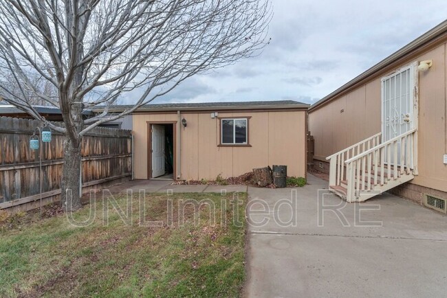 Building Photo - 1601 W Sherrie Dr