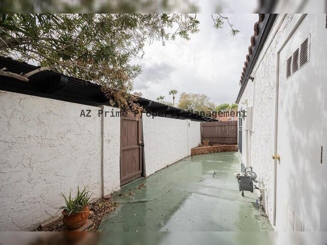 Building Photo - 5354 N 3rd Ave