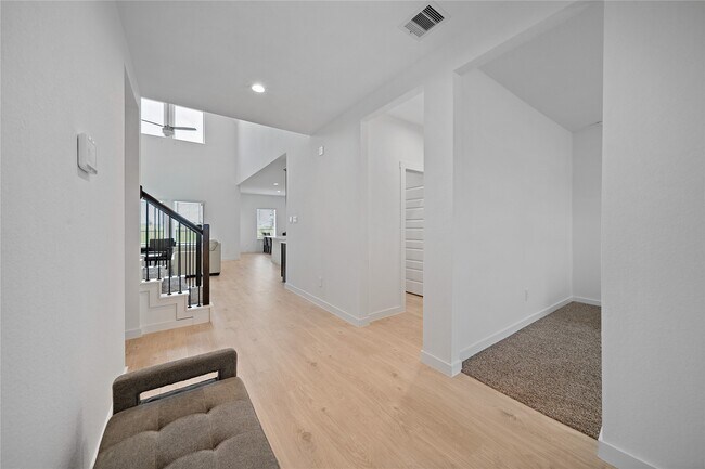 Building Photo - 3815 Pierce Pl Ln