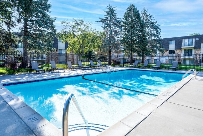 Building Photo - Heritage Heights Apartments