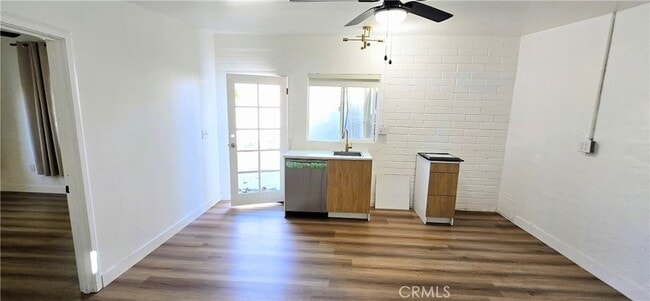 Building Photo - 5747 Jefferson Ave