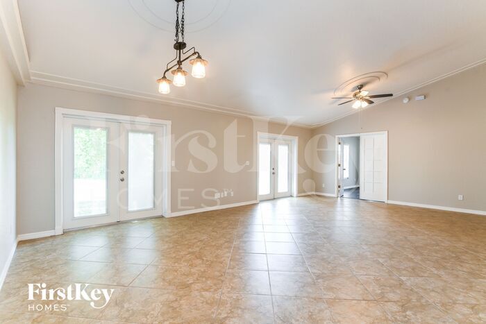Building Photo - 14022 Vista Del Lago Blvd