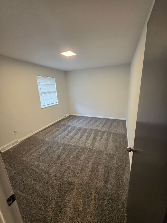 Building Photo - 4209 Defoe Dr