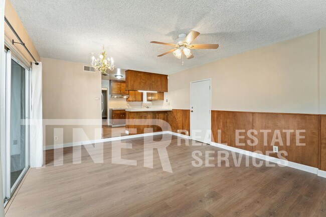 Building Photo - 2267 La Grama Dr