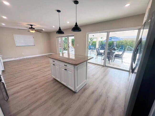 Building Photo - 1804 SW 104th Ct