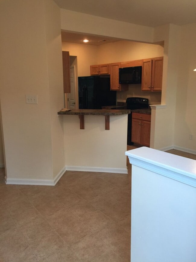 Building Photo - Beautiful Townhouse To Rent in Easter Henrico