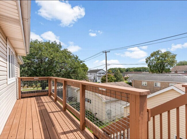 Building Photo - 5841 W 55th St