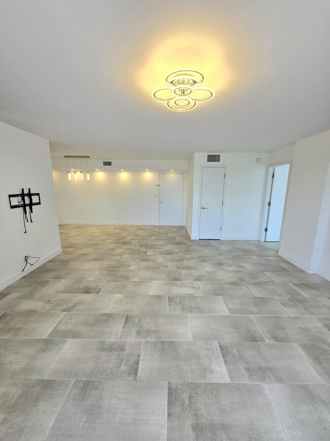 Building Photo - 137 Golden Isles Dr