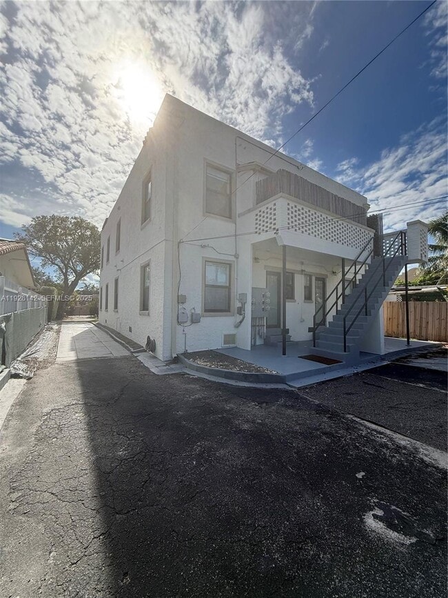 Building Photo - 1721 SW 13th St