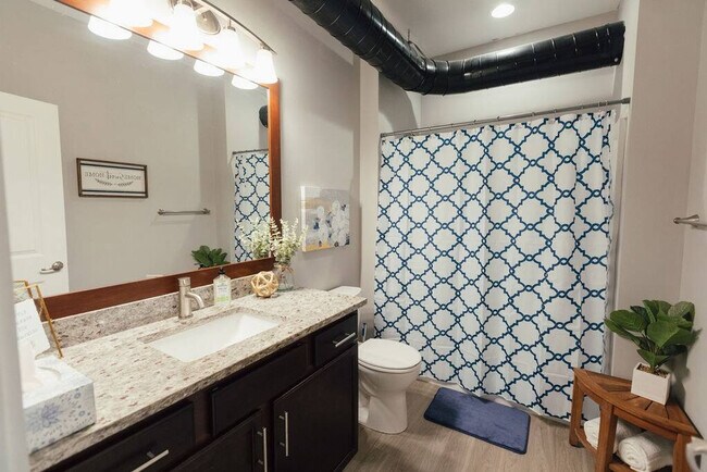 Building Photo - 202 E Main St