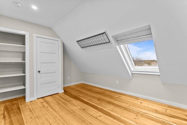 Building Photo - 1 Samoset Ave