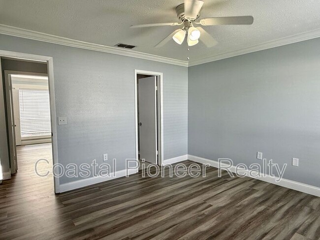 Building Photo - 11815 Cypress Hill Cir