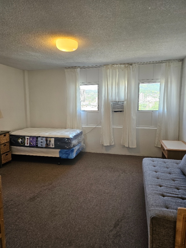 Building Photo - 929 Sheridan St