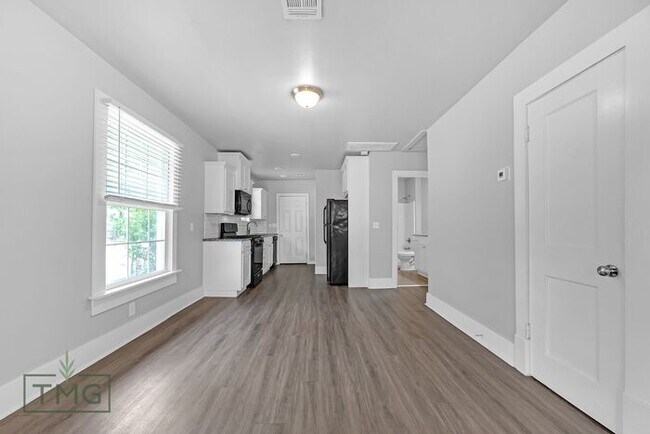 Building Photo - Completely Updated 2 Bed/2 Bath! ONE MONTH...