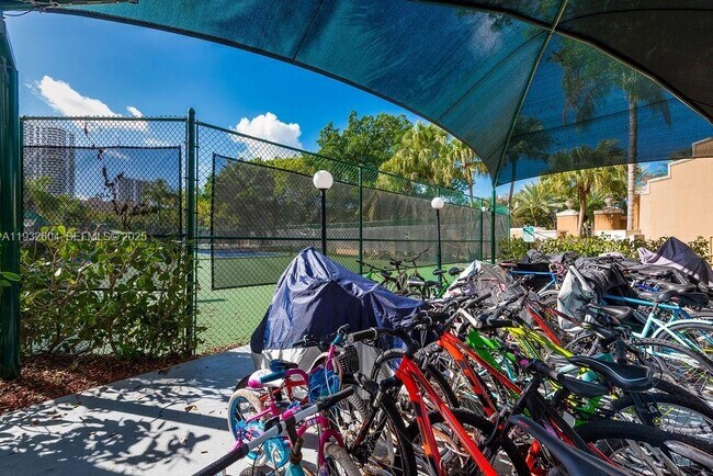 Building Photo - 19999 E Country Club Dr