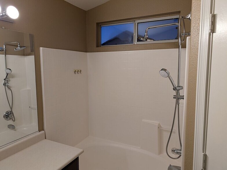 Building Photo - 10430 W Orange Dr
