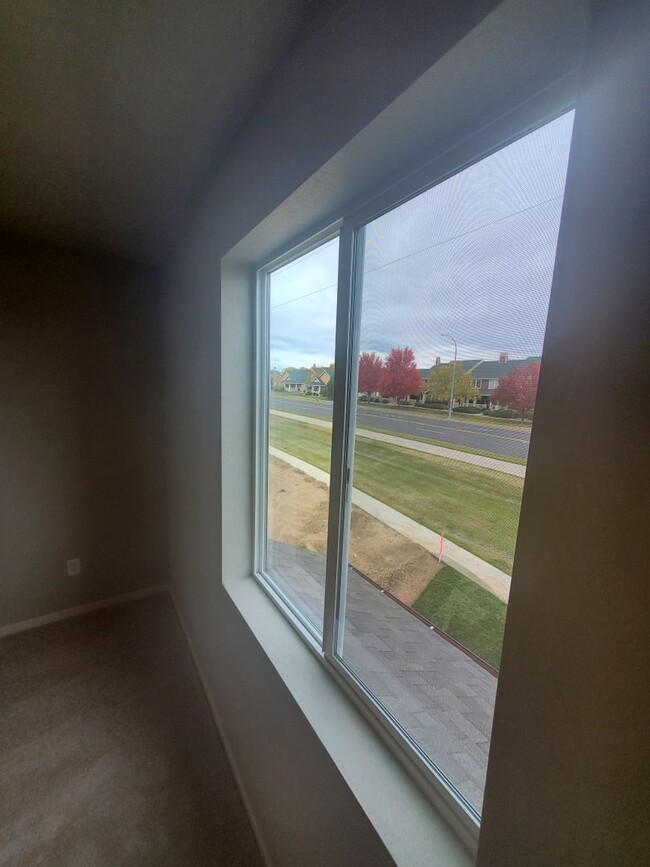 Building Photo - Updated and Bright 3 Bedroom Townhouse in Greeley!