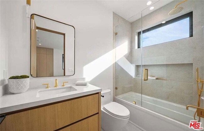 Building Photo - 4453 Gentry Ave