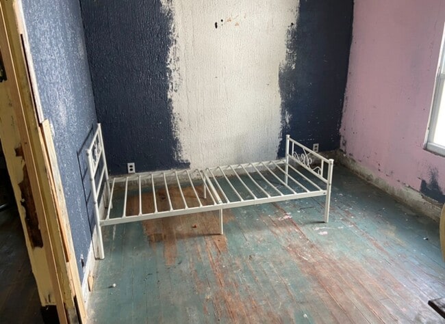 Building Photo - Investment Special! - $290 Month / $600 Down