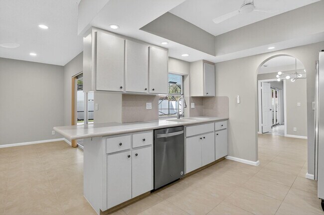 Building Photo - 1544 NW 9th St