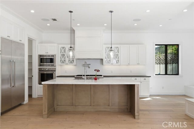 Building Photo - 1405 Oak Ave